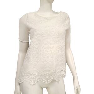 Yoyo 5 White Lace Frony Blouse size Small Short Sleeve